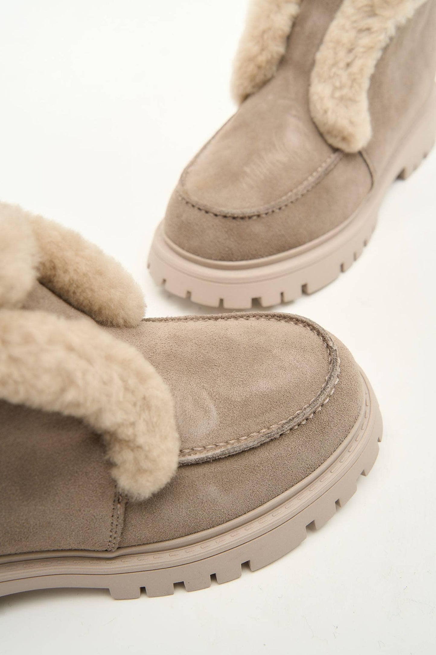 Vail Beige Fur Boots
