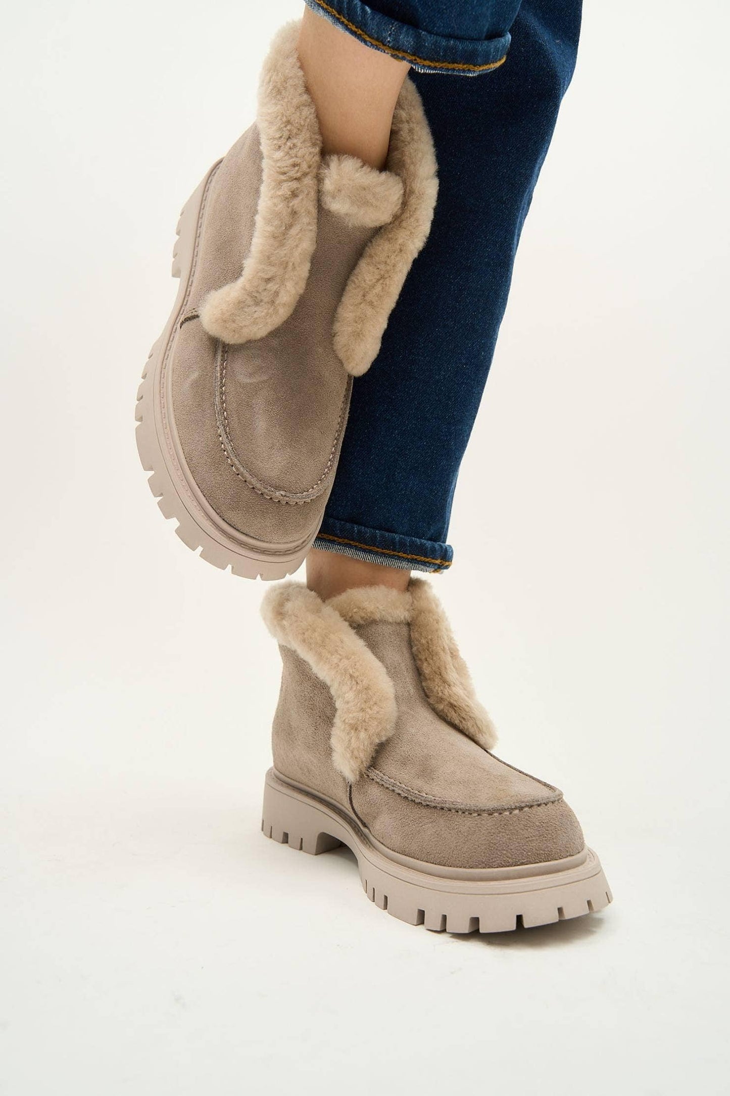 Vail Beige Fur Boots