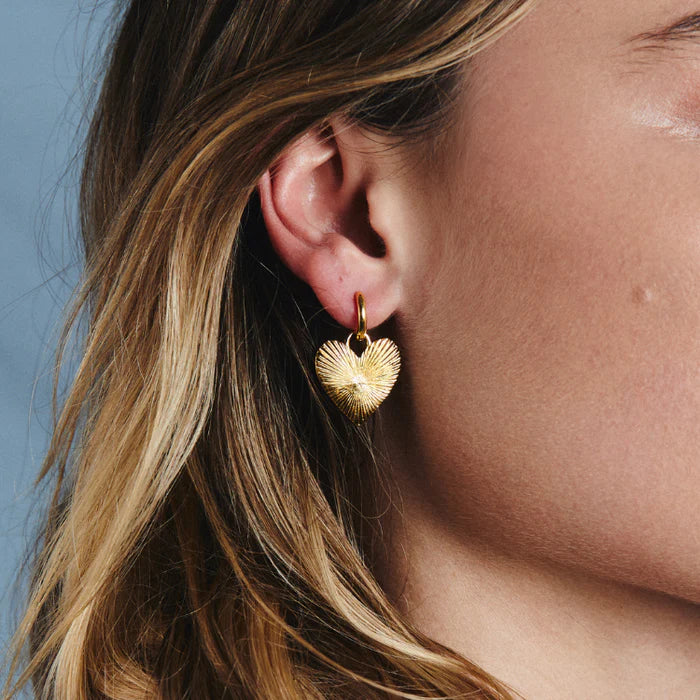 Small Ribbed Heart of Gold Huggies - Hart Jewelry