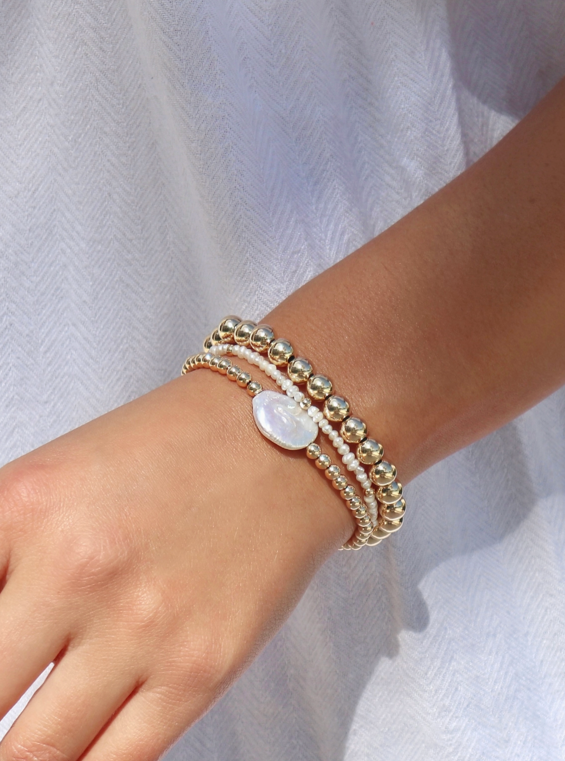 Large Coin Pearl Stretchy Bracelet - (Silver or Gold Option) - Kaylie Dawn
