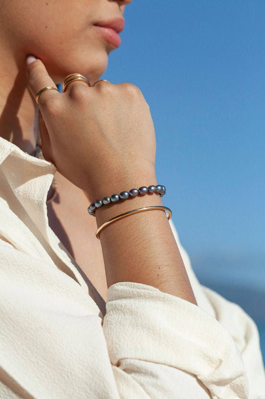 Peacock Pearl Bracelet with Adjustable Gold Chain