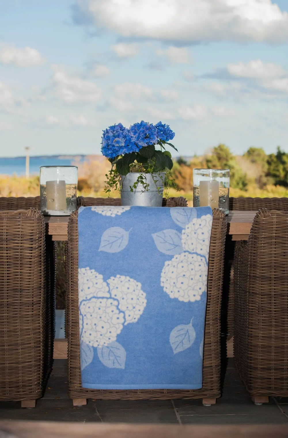 Hydrangeas Light Blue Blanket - Chappywrap