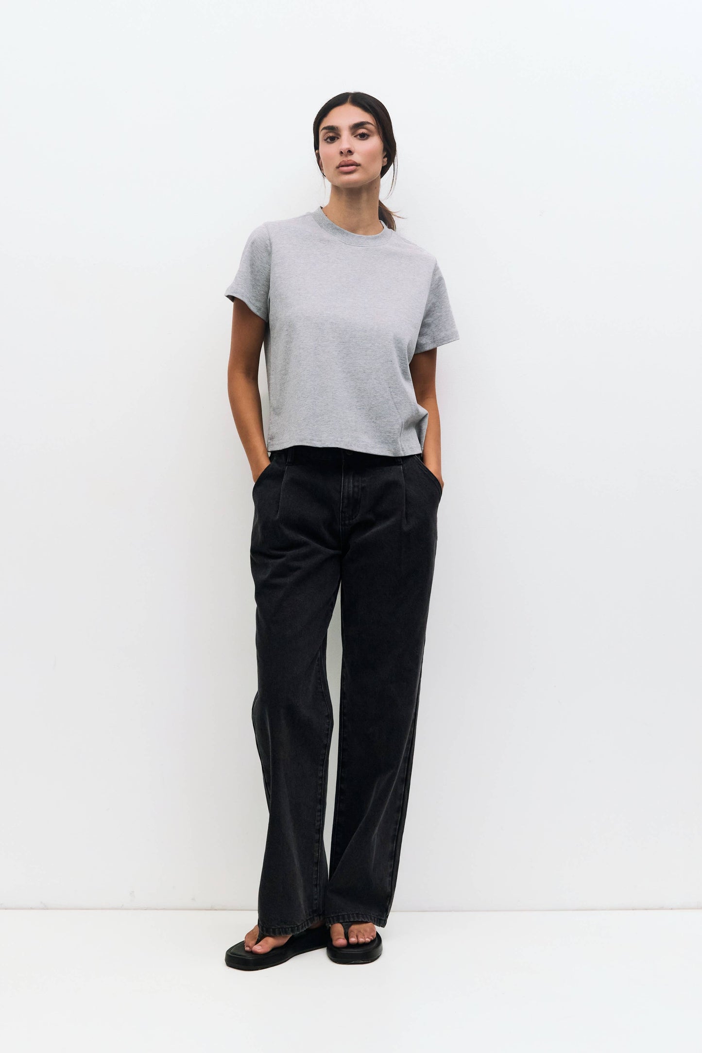 The Lanie Top Women's Heavyweight Cotton T-Shirt - Grey
