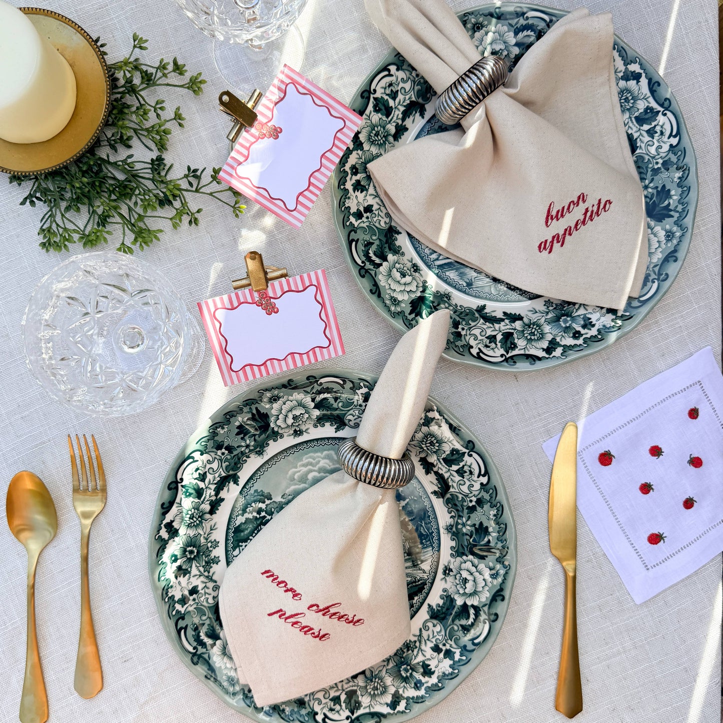Italian Sayings Embroidered Dinner Napkin Set: White
