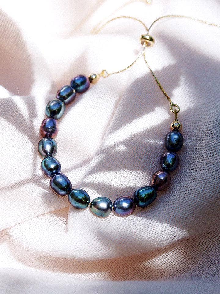Peacock Pearl Bracelet with Adjustable Gold Chain