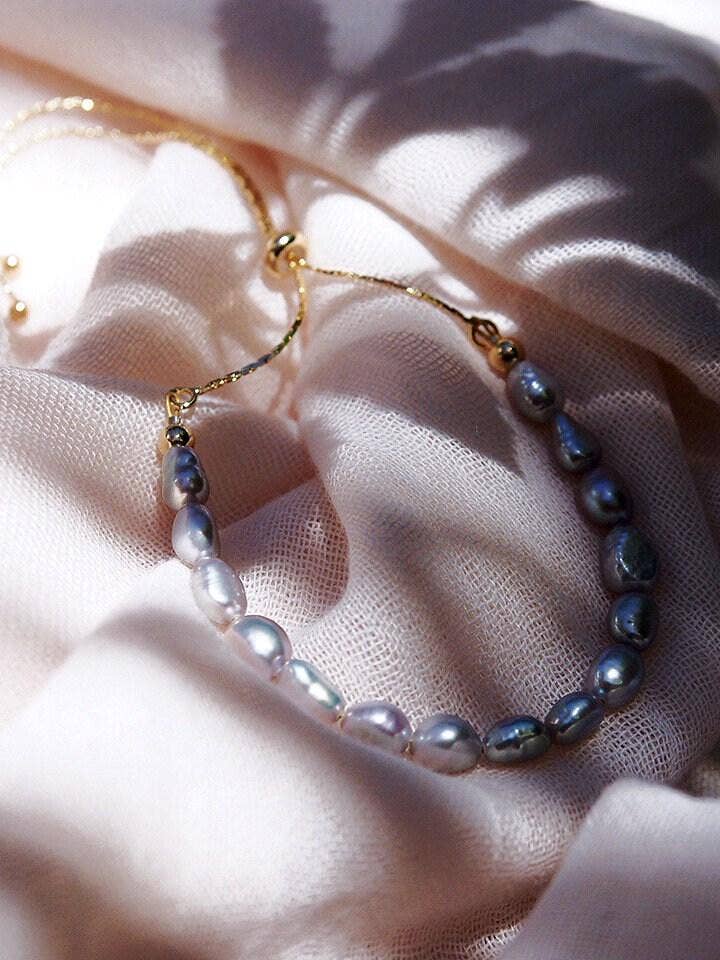 Gray Pearl Bracelet with Adjustable Gold Chain