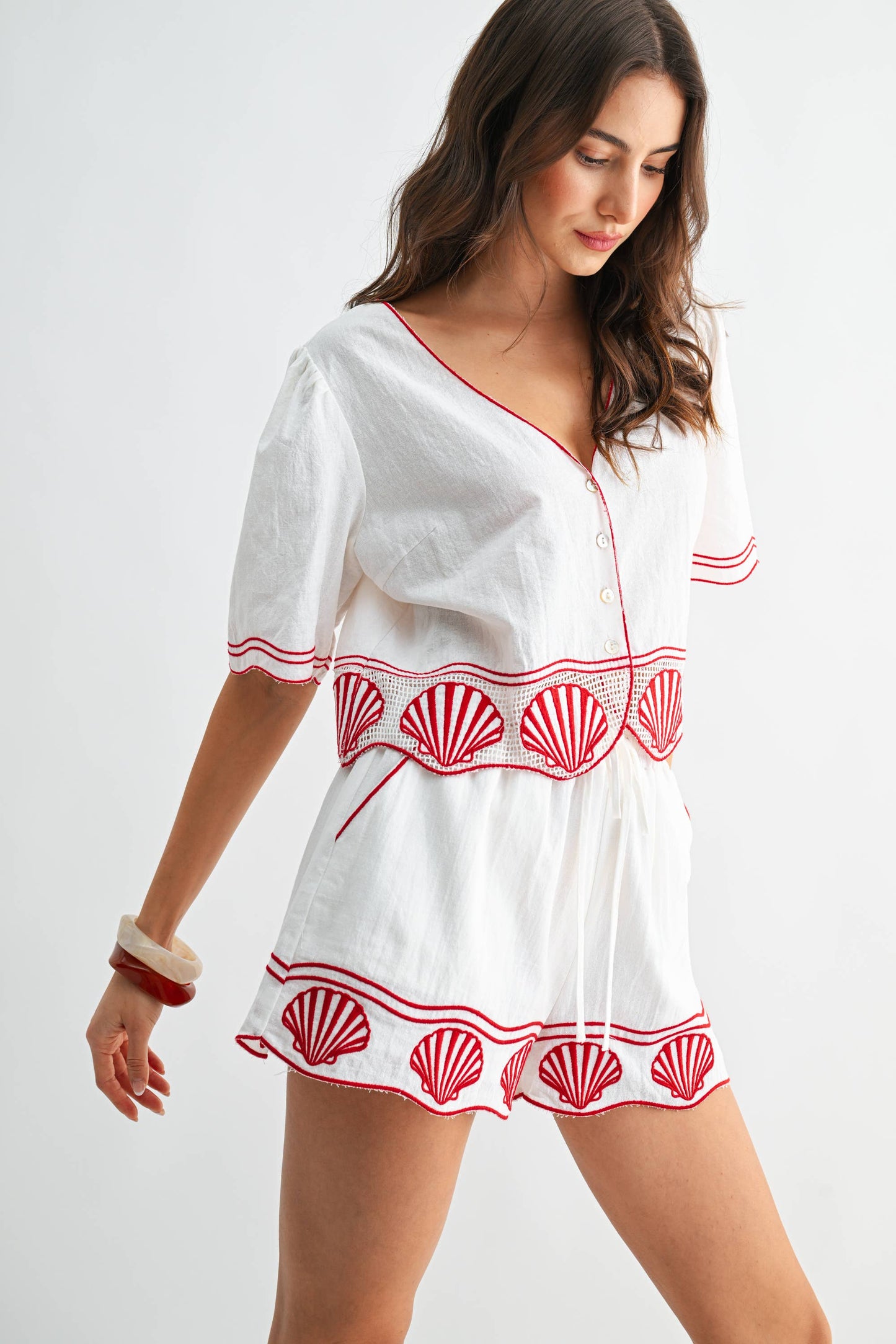 Embroidered Shorts with Red Seashell