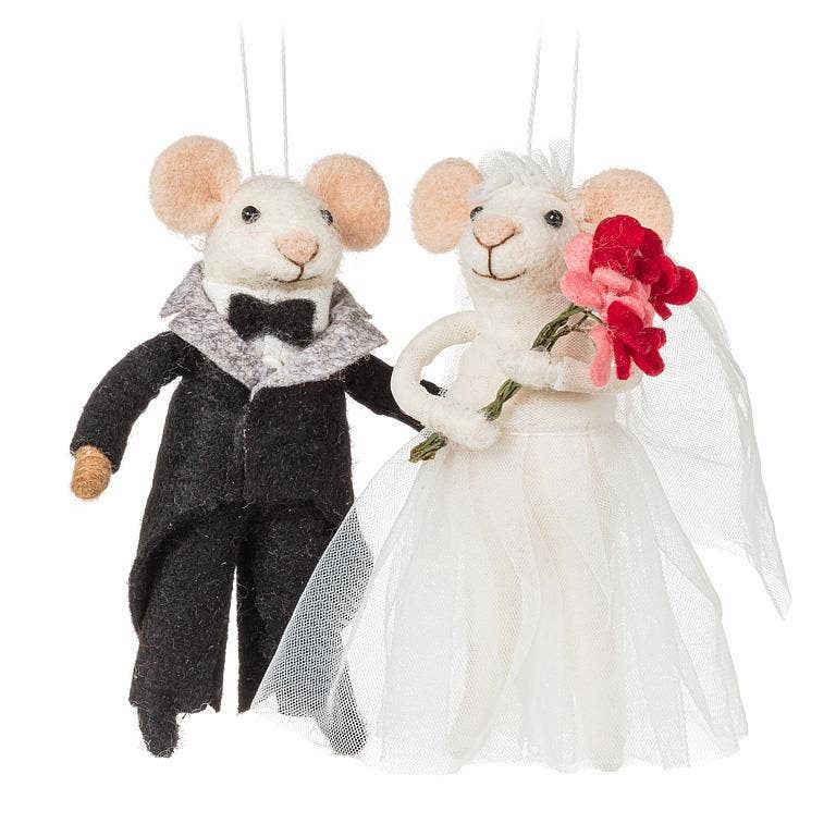 Bride Mouse Ornament with Bouquet