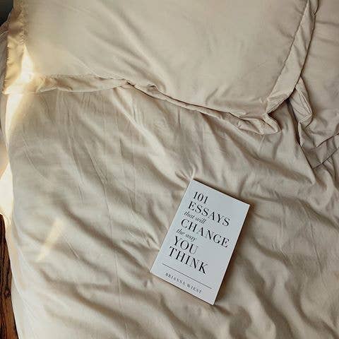 101 Essays That Will Change The Way You Think - Hardcover - Brianna Weist