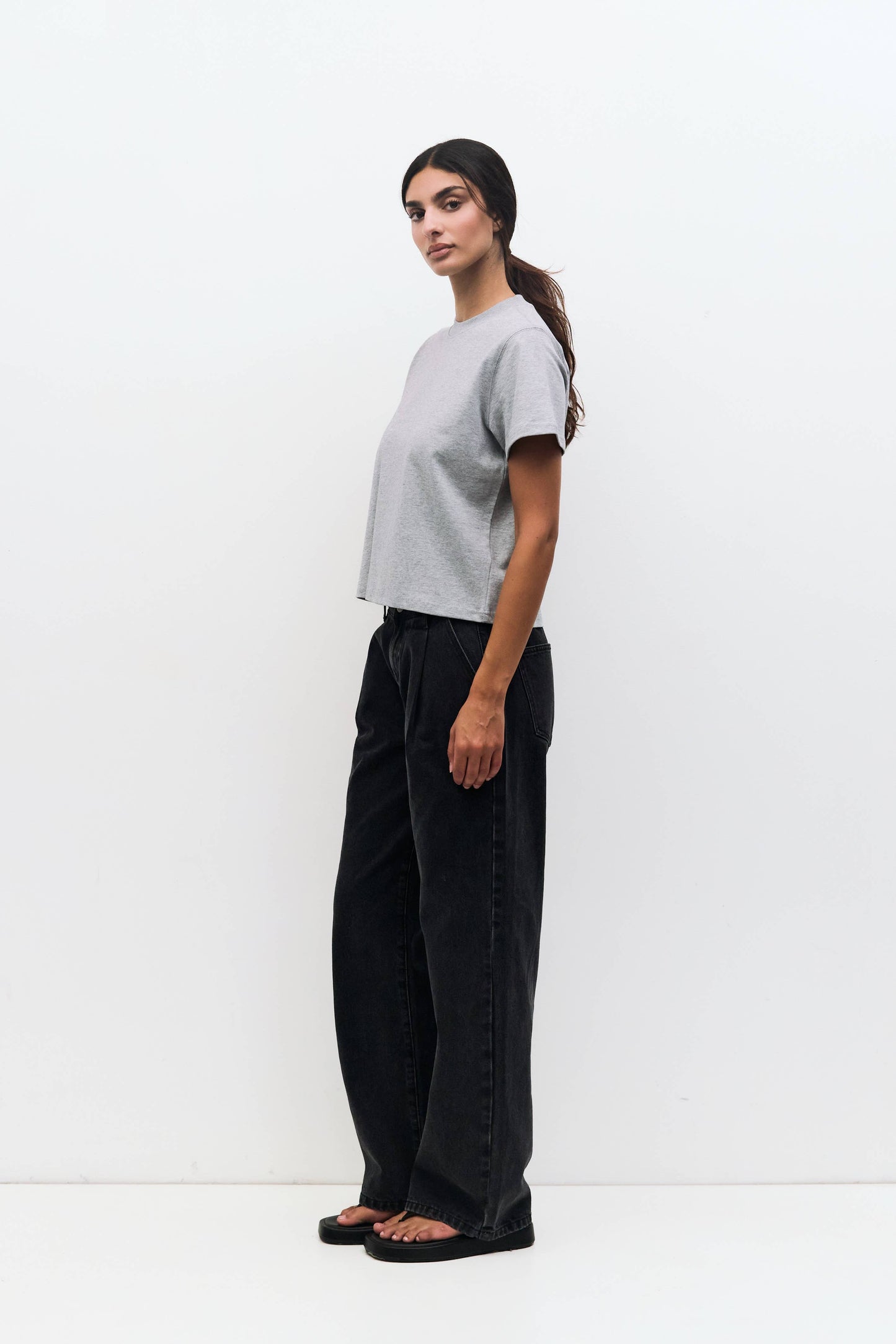 The Lanie Top Women's Heavyweight Cotton T-Shirt - Grey