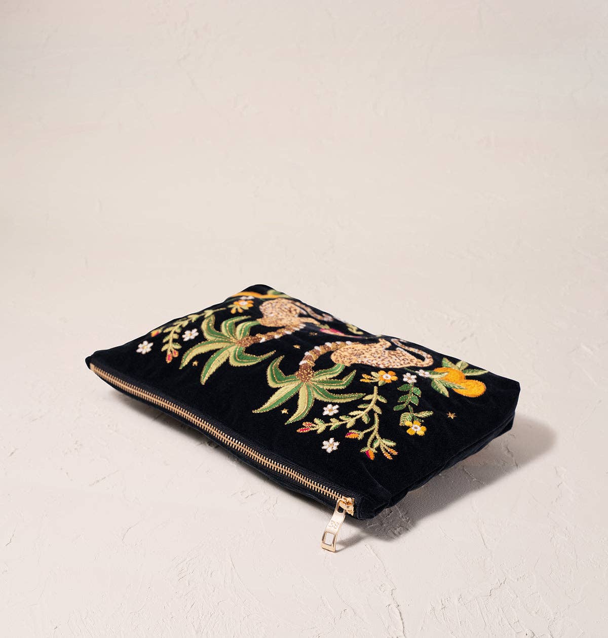 Jungle Paradise Jaguar Charcoal Everyday Pouch - Elizabeth Scarlett
