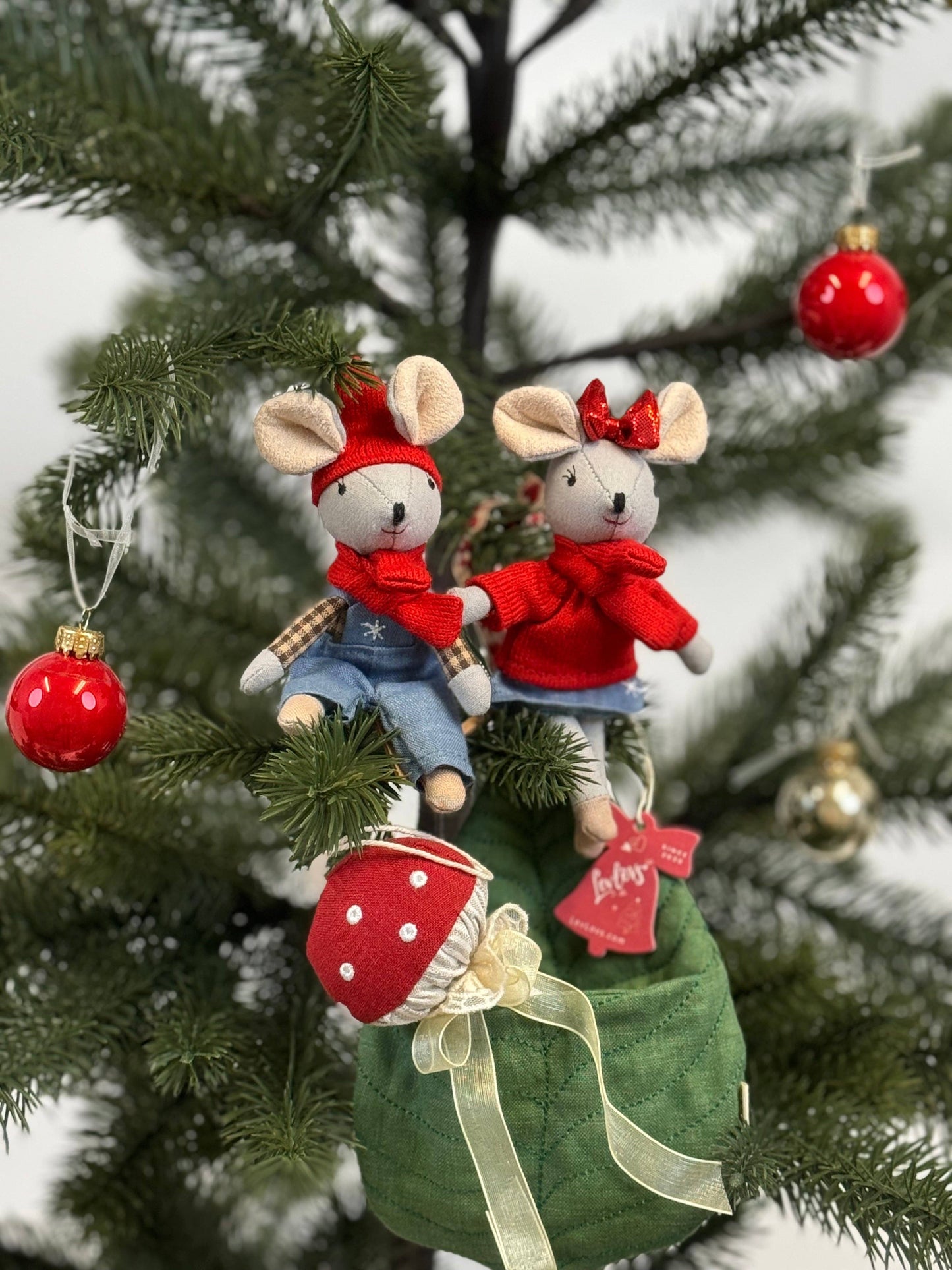Christmas Mice - Levlovs