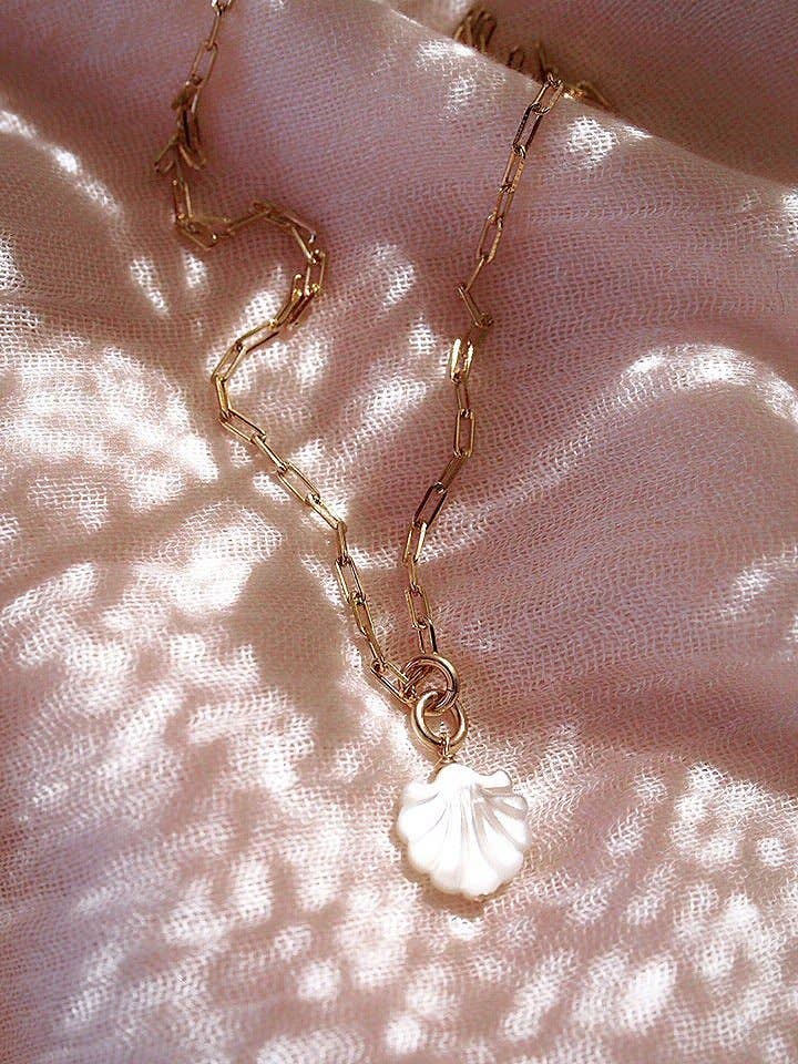 Gold Seashell Chain Necklace - 18 in