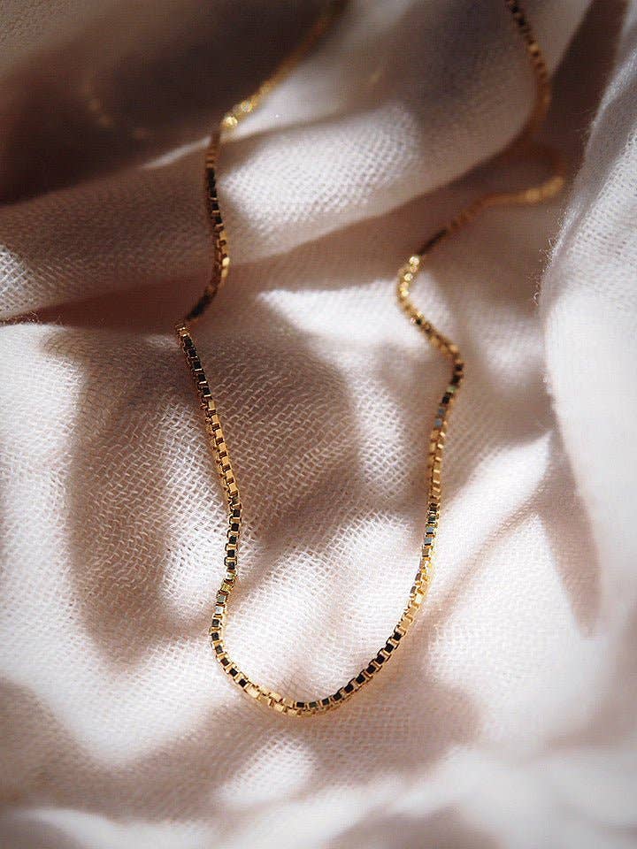 Basic Gold Box Chain Necklace - 18 in