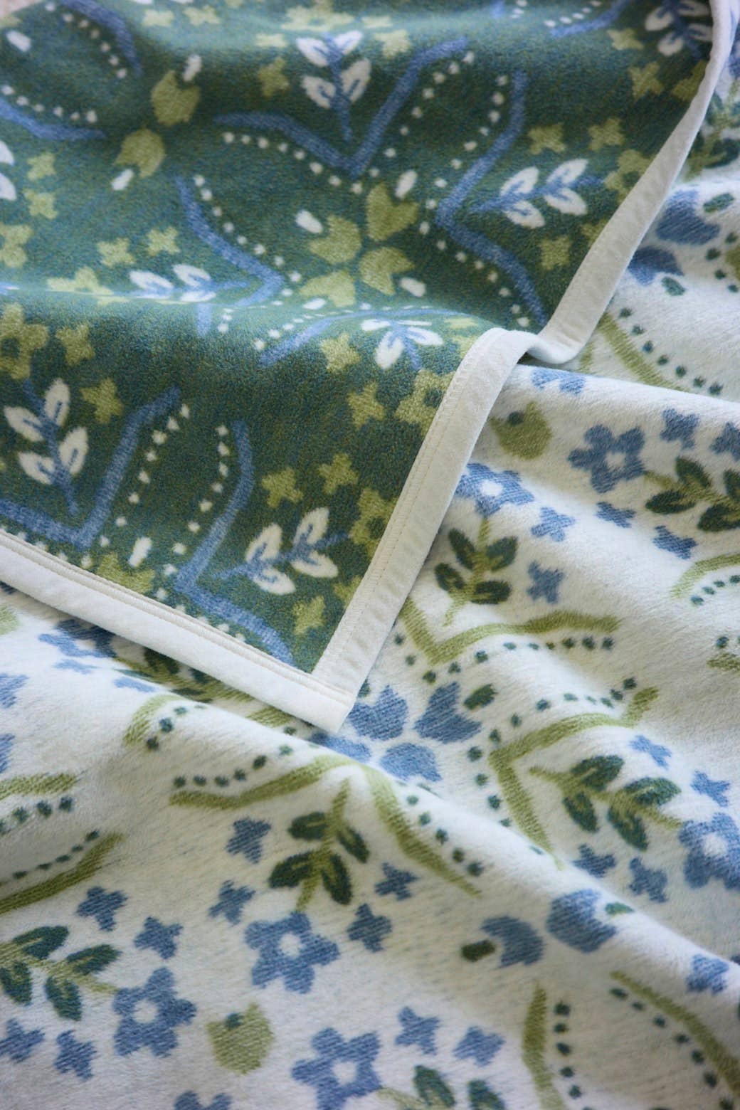 Farmhouse Flowers Blanket - Chappywrap